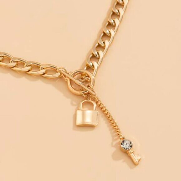 18K Gold Filled Lock & Key Pendant Chain Necklace - Picture 3 of 4